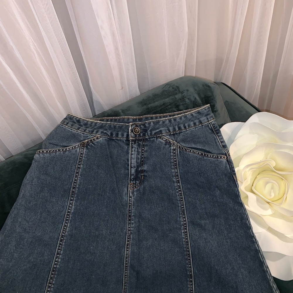 Gap jean / denim skirt size 4